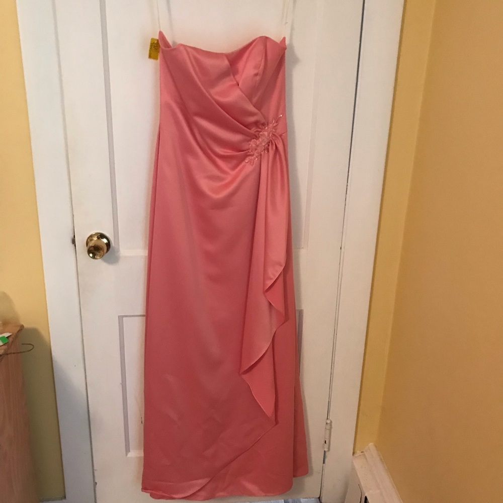 EDEN Maids Pink 🌸Strapless Gown size 8